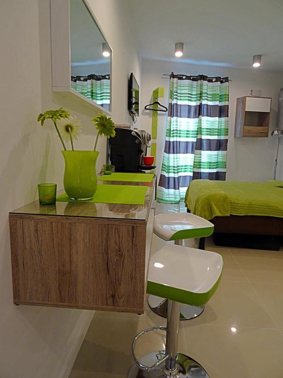 Apartamenty Metro Młociny Varsovia Habitación foto