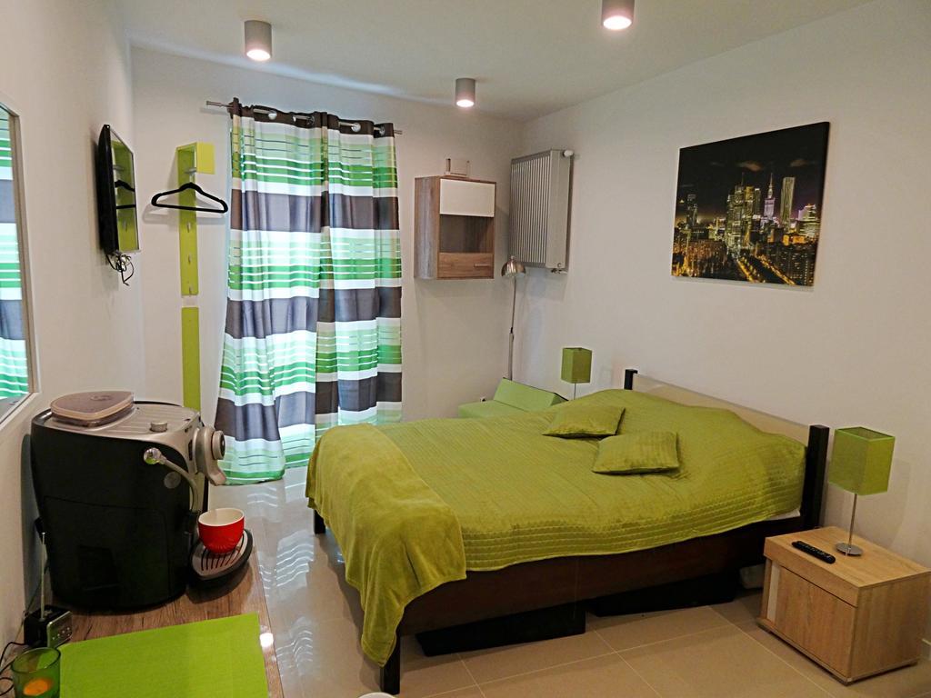 Apartamenty Metro Młociny Varsovia Habitación foto